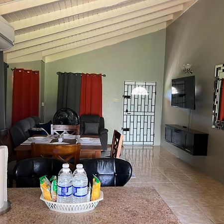 Reddie Vacation Homes Windsor  Extérieur photo